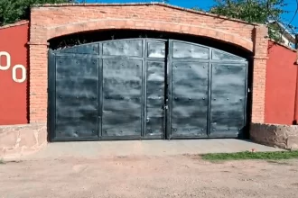 Un narcolaboratorio fue desmantelado la madrugada de este jueves, logrando el decomiso de 40 plantas de marihuana y dos detenidos