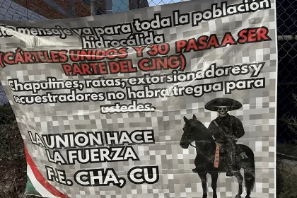 Varias narcomantas fueron colocadas en diferentes puntos de la ciudad este martes, firmadas por El Charro y el CJNG