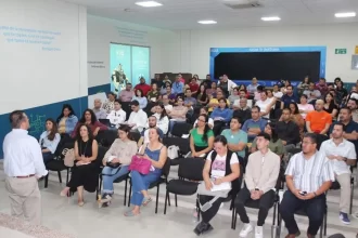 Mediante la capacitación, los negocios se profesionalizan y se hacen más competitivos: Esaú Garza de Vega