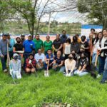 Se contó con la participación de planteles educativos y vecinos de zonas aledañas para plantar truenos, encinos, fresnos, palmas y parras