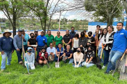 Se contó con la participación de planteles educativos y vecinos de zonas aledañas para plantar truenos, encinos, fresnos, palmas y parras