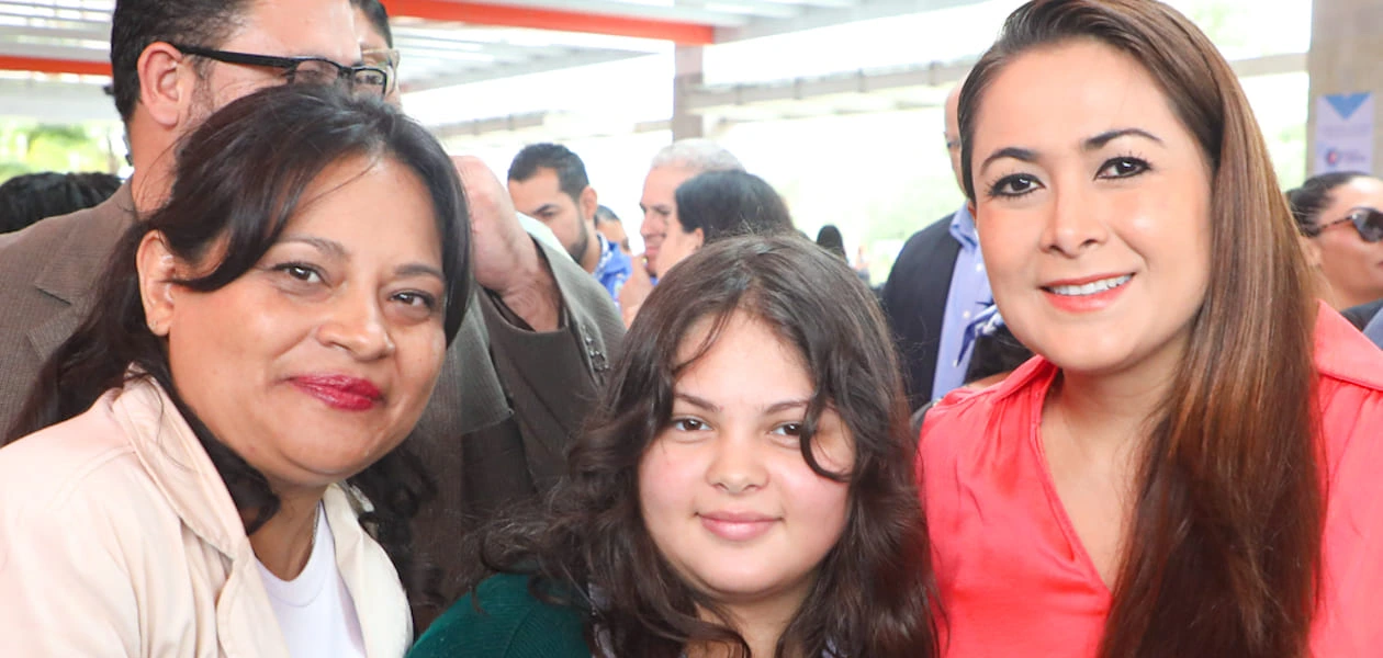 Tere Jiménez inicia entrega de 3,200 becas 2025 a estudiantes de todos los niveles; se busca impulsar la educación con programas y nueva infraestructura.