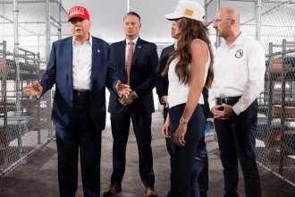 Alligator Alcatraz, fue inaugurada recientemente por el presidente de los Estados Unidos, Donald Trump, donde se burló de los migrantes