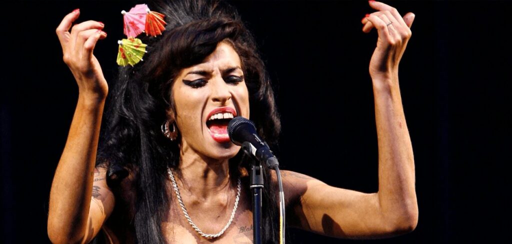 Amy Winehouse, a 14 años de distancia de su trágica muerte. Foto REUTERS Luke MacGrego