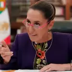 La presidenta de México, Claudia Sheinbaum, en llamada con el presidente de Estados Unidos, Donald Trump. Anunció una nueva prórroga de 90 días en la aplicación de la mayoría de aranceles para México. Foto: JLMNoticias / Gobierno de México.