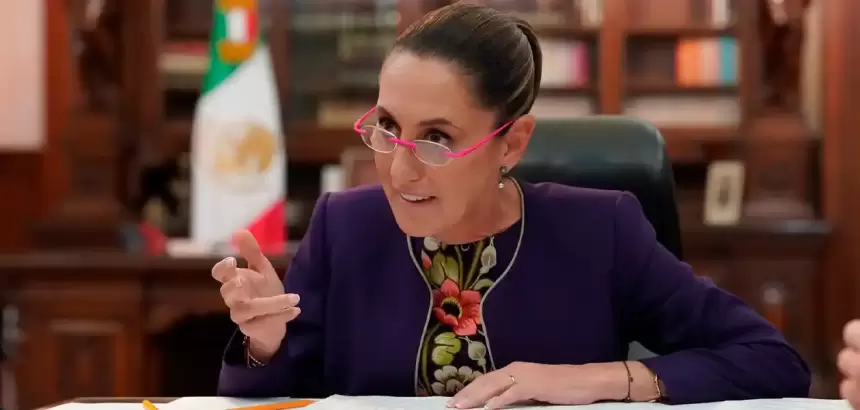 La presidenta de México, Claudia Sheinbaum, en llamada con el presidente de Estados Unidos, Donald Trump. Anunció una nueva prórroga de 90 días en la aplicación de la mayoría de aranceles para México. Foto: JLMNoticias / Gobierno de México.