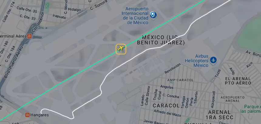 Avión procedente de Aguascalientes, a punto de chocar en AICM; grave falla en la torre de control. Foto: JLMNoticias / FlightRadar24 / Captura de Pantalla.
