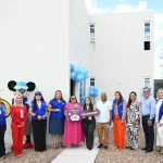 Ganadoras del sorteo del Día de la Familia reciben casas nuevas en Ribera del Sol; Tere Jiménez reitera su compromiso con la vivienda digna.
