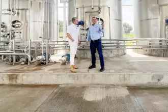 Durante una visita a la planta de AliLeche, el Gigante del Campo de JLMNoticias y José Luis Morales, reconoció el trabajo de las empresas que buscan el desarrollo de Aguascalientes.
