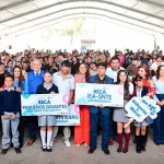 Gobierno Estatal continúa con la entrega de más de 3 mil becas a la educación en todo el estado.