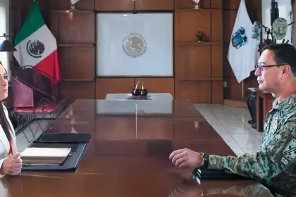 Gobierno de Aguascalientes, Ejército y Guardia Nacional refuerzan estrategias de seguridad en reunión clave del Plan Blindaje Aguascalientes.