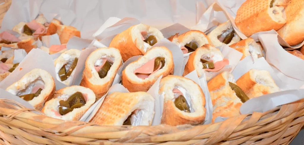 Lista la celebración del bolillo con crema en Aguascalientes, este jueves 3 de julio.
