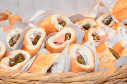 Lista la celebración del bolillo con crema en Aguascalientes, este jueves 3 de julio.