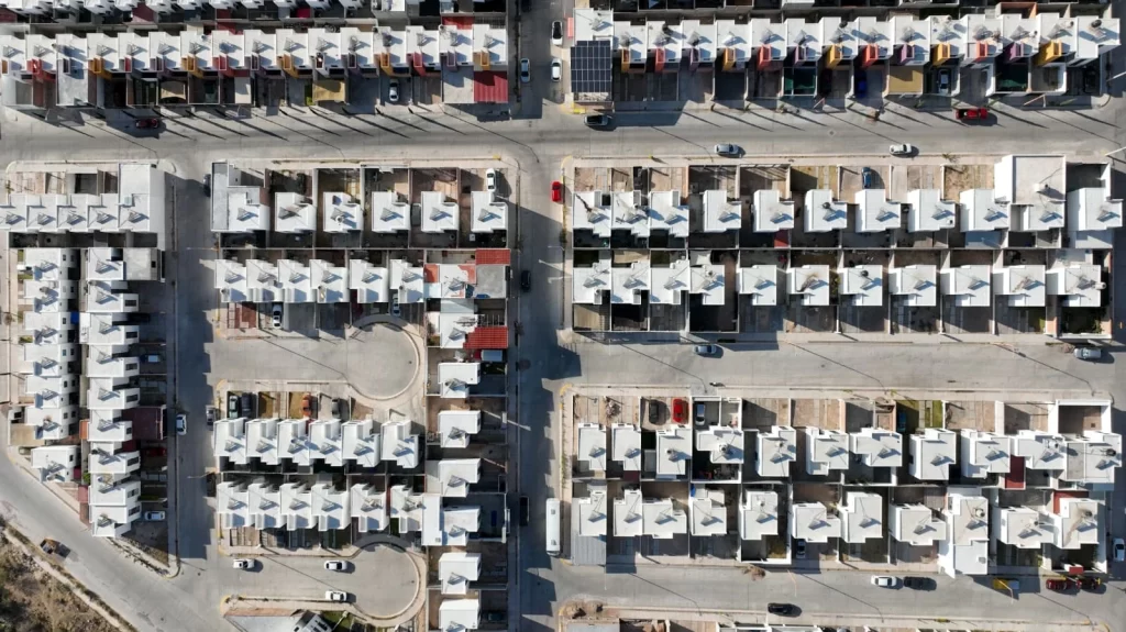 Los programas del IVSOP estan dirigidos especialmente a personas que no cotizan en Infonavit ISSSTE o ISSSSPEA