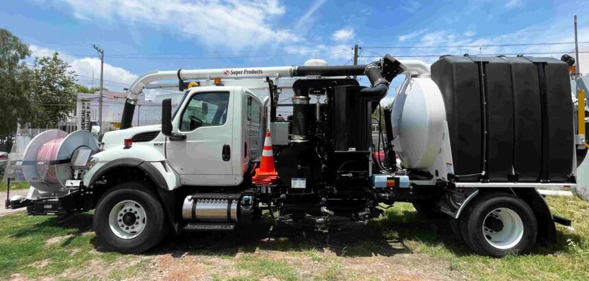 MIAA refuerza desazolve con nuevo camión tipo camel