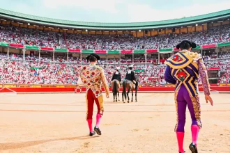 Un llenazo registró la plaza, aunque los aficionados salieron decepcionados. Foto: JLMNoticias / Especial / Memo Leal.