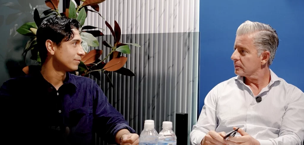 Para Kevin uno de los disenadores del proyecto senala que uno de los objetivos fue crear una ciudad dentro de la ciudad