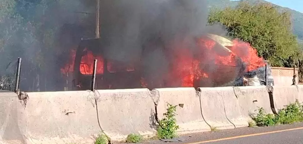 Balaceras, bloqueos y amenazas: el CJNG responde con fuego al operativo en Rincón de Romos. Foto: JLMNoticias / Especial.