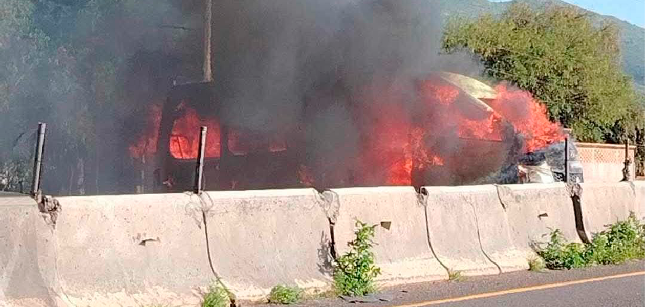 Balaceras, bloqueos y amenazas: el CJNG responde con fuego al operativo en Rincón de Romos. Foto: JLMNoticias / Especial.