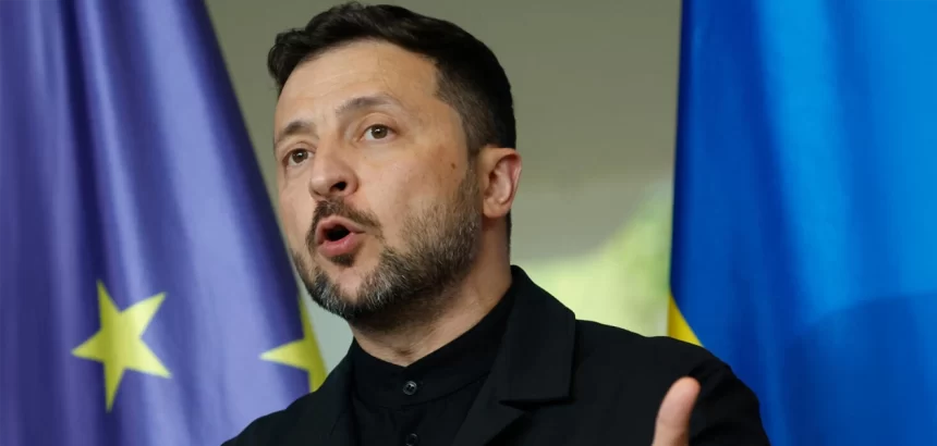 Volodímir Zelenski, presidente de Ucrania, celebra acuerdos con Dinamarca y Estados Unidos para la producción de armamento.