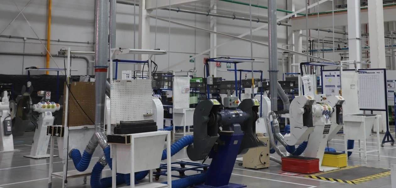 Aguascalientes exportó 3,252 mdd en el primer trimestre de 2025; el 85.8 % se envió a EUA y Canadá. Destacan los sectores transporte y electrónicos.