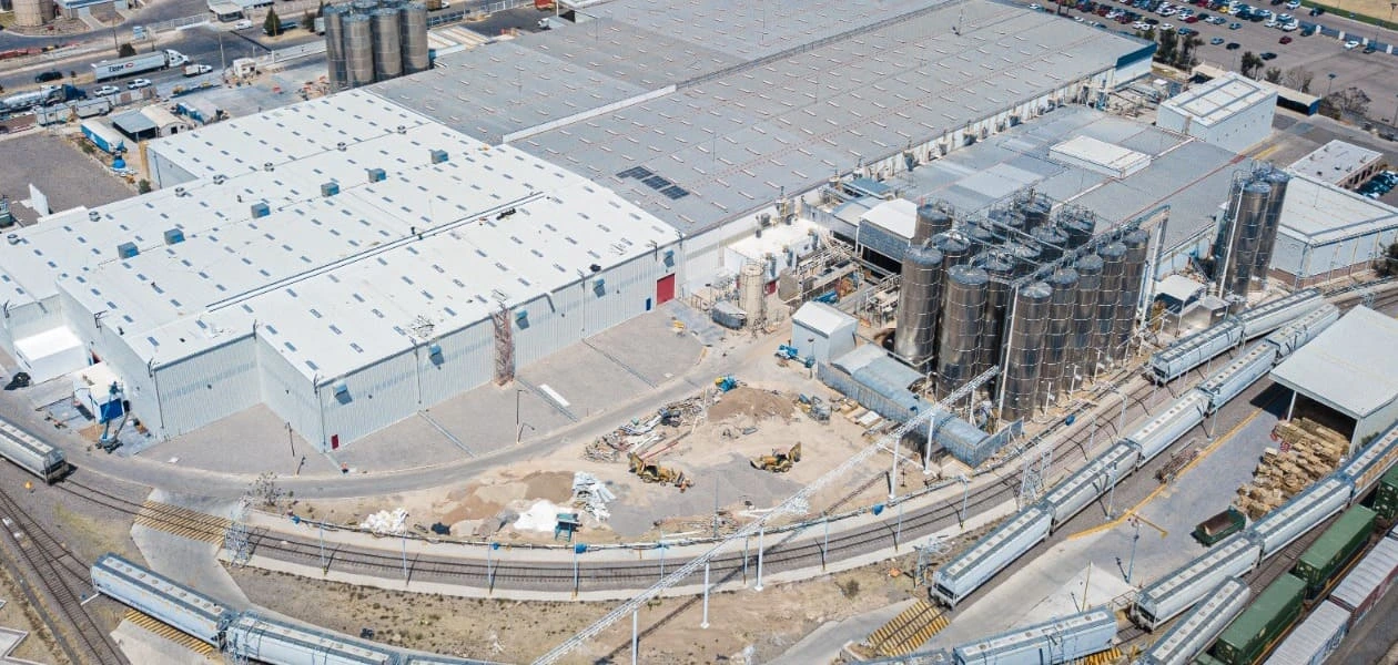 Aguascalientes alcanzó 3,252 mdd en exportaciones en el primer trimestre de 2025. El 85.8 % fue a EUA y Canadá; destacan transporte y electrónicos.