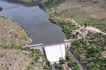 Cuatro presas de Aguascalientes están al 100 % tras intensas lluvias. El desazolve y mantenimiento impulsados por el gobierno han sido clave para captar agua.