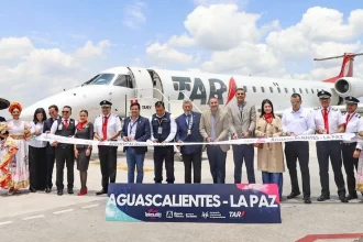 Inauguran vuelo directo Aguascalientes–La Paz operado por TAR con tarifas desde 1,200 pesos; fortalecerá turismo y conectividad regional.