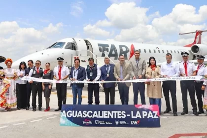 Inauguran vuelo directo Aguascalientes–La Paz operado por TAR con tarifas desde 1,200 pesos; fortalecerá turismo y conectividad regional.