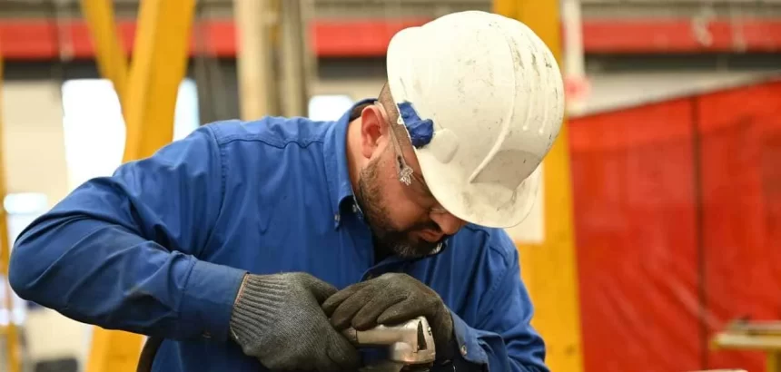 Actividad industrial de Aguascalientes crece 3.1%, superando al promedio nacional. Construcción y manufactura destacan por su dinamismo.