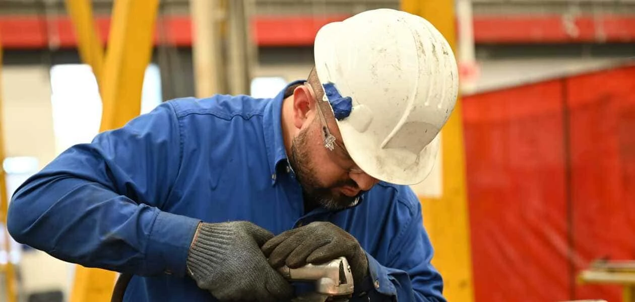 Actividad industrial de Aguascalientes crece 3.1%, superando al promedio nacional. Construcción y manufactura destacan por su dinamismo.