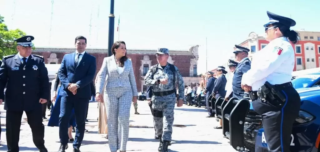 Tere Jiménez entrega 50 patrullas al municipio de Aguascalientes para reforzar operativos y fortalecer la seguridad en zonas prioritarias.