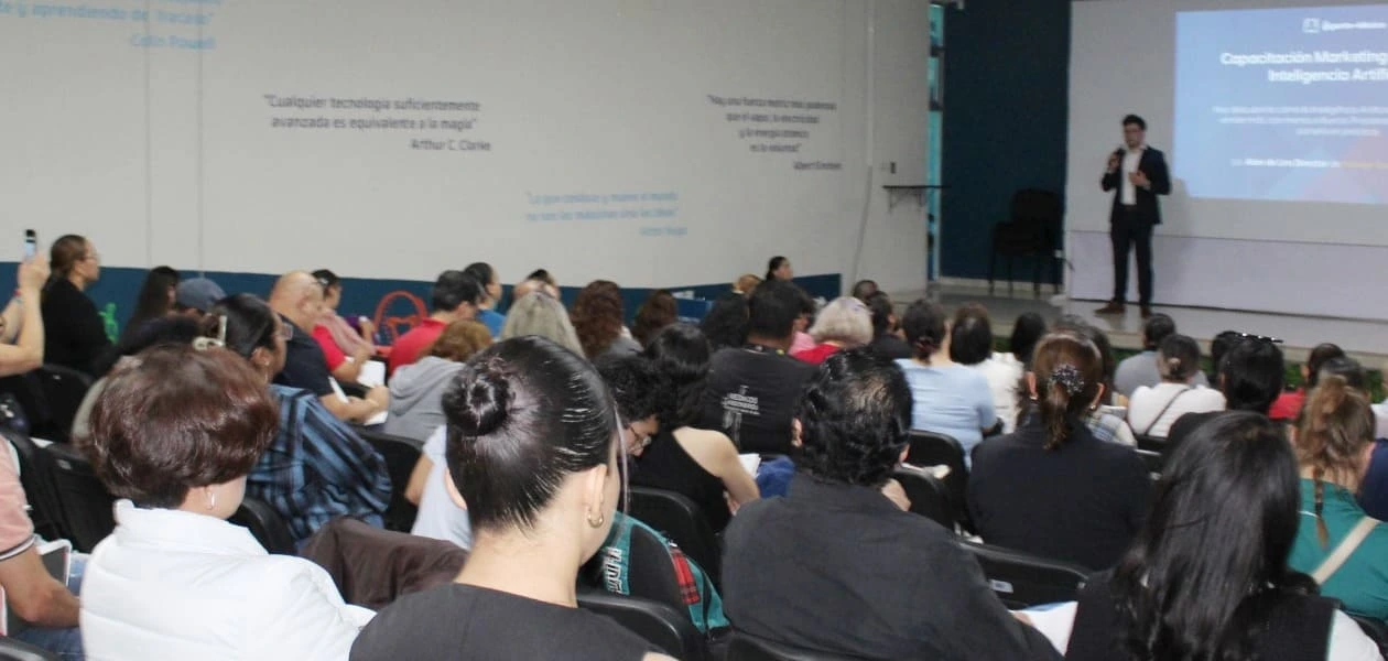 Gobierno de Aguascalientes ofrece cursos gratuitos para emprendedores en agosto con temas de motivación, innovación y marketing. Cupo limitado.