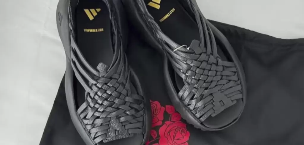 Adidas responde a señalamientos de plagio por su modelo Oaxaca Slip On. Foto Especial