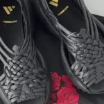 Adidas responde a señalamientos de plagio por su modelo Oaxaca Slip On. Foto Especial