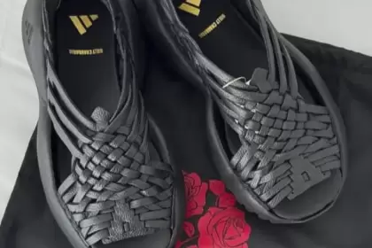 Adidas responde a señalamientos de plagio por su modelo Oaxaca Slip On. Foto Especial