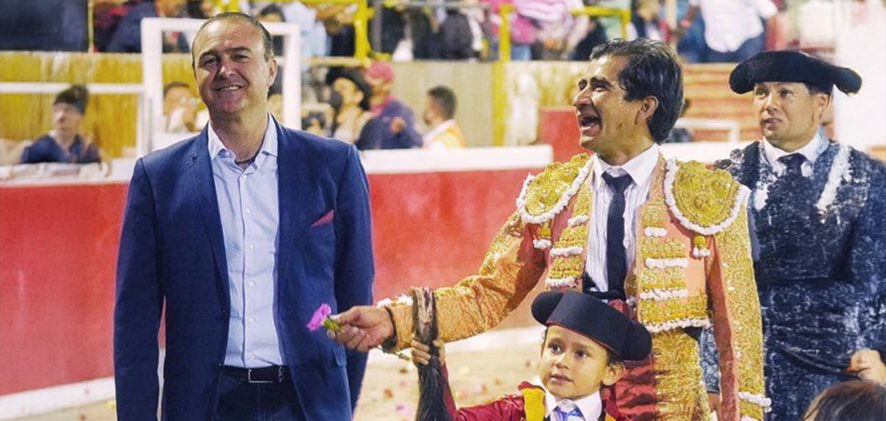 Ambos, ganadero y torero, han trasladado la relación profesional al terreno personal pues los unen muchas cosas, en especial, el sentido de la verdadera amistad.