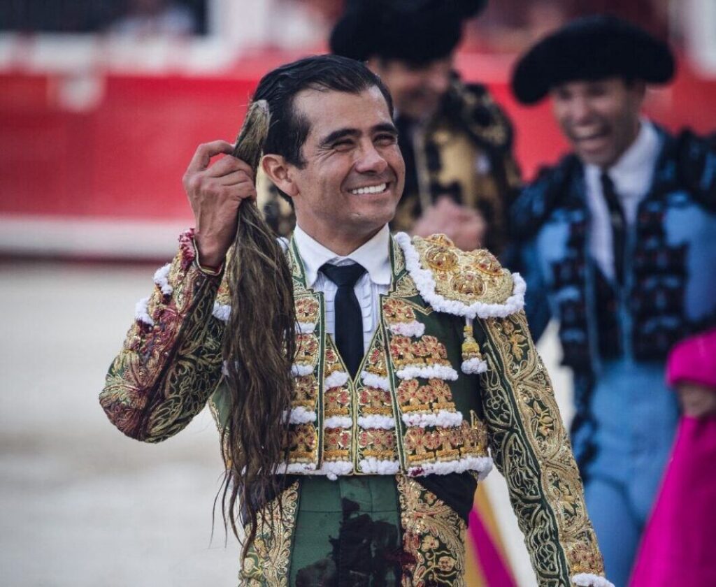 Apenas hace dos semanas cortaba lo que nadie sabia seria su penultimo rabo pues manana en Huesca podria ser el ultimo de su trayectoria