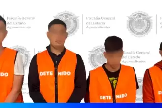 Los cuatro detenidos por el asesinato del empresario queretano en Bosques, ligado a call centers fraudulentos. Foto: JLMNoticias / FGE Aguascalientes.