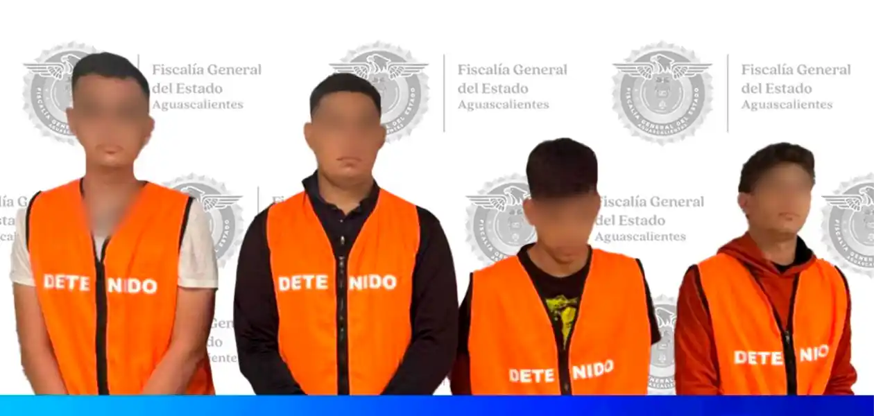 Los cuatro detenidos por el asesinato del empresario queretano en Bosques, ligado a call centers fraudulentos. Foto: JLMNoticias / FGE Aguascalientes.
