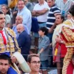 De Justo (izq.) salió así hoy de Guijuelo; mañana te haré en Bilbao, y el jueves en Málaga.