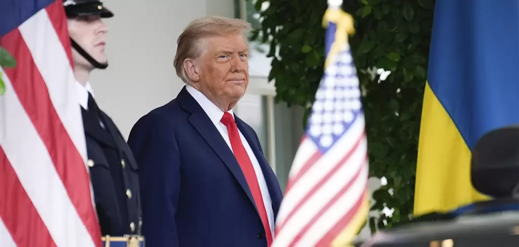 Donald Trump dijo que podría hacer un anuncio sobre garantías de seguridad para Ucrania por parte de E. U., y de socios europeos, frente a amenazas de Rusia