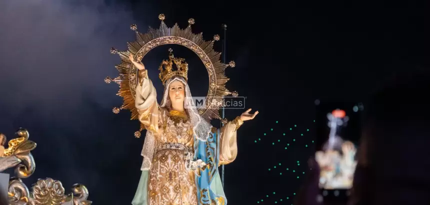 El carro triunfal con la imagen de la Virgen de la Asunción, cerró con broche de oro la Romería en su 70 aniversario.
