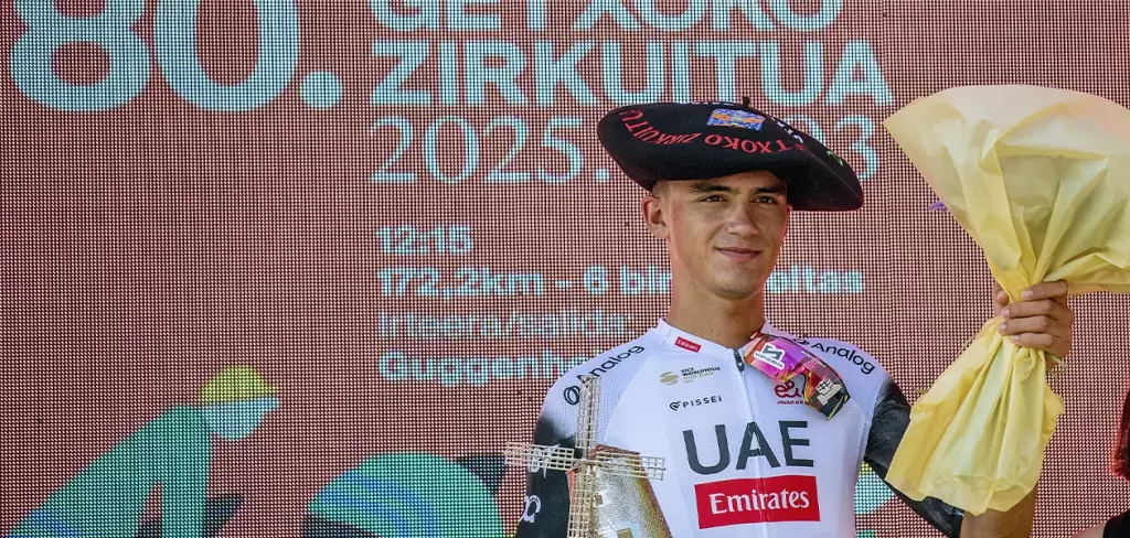 El ciclista mexicano, Isaac del Toro, conquista la vuelta de Burgos colocándose en el primer lugar de la clasificación general