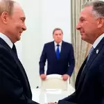 El presidente de Rusia, Vladímir Putin y el enviado de la Casa Blanca, Steve Witkoff, al finalizar su reunión. Foto EFE