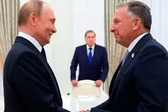 El presidente de Rusia, Vladímir Putin y el enviado de la Casa Blanca, Steve Witkoff, al finalizar su reunión. Foto EFE