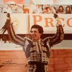 Era común ver a Marcos Ortega en los setenta, así. Y no sólo en ruedos mexicanos, sino también en España donde llegó a ser un torero de mucha importancia.