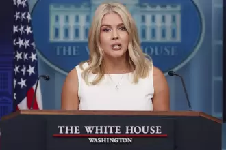 Estados Unidos listo para usar todo su poder contra narcotráfico en Venezuela, señaló Karoline Leavitt, portavoz de la Casa Blanca