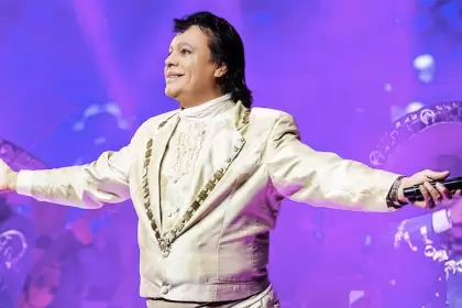Juan Gabriel, el Divo de Juárez, que a 9 años de su partida, permanece en la memoria colectiva. Foto Twiter