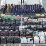 La Guardia Costera de Estados Unidos con las 34 toneladas de droga incautada en cuatro meses. Foto Agencia EFE